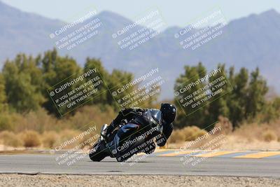 media/Apr-09-2023-SoCal Trackdays (Sun) [[333f347954]]/Turn 7 (1135am)/